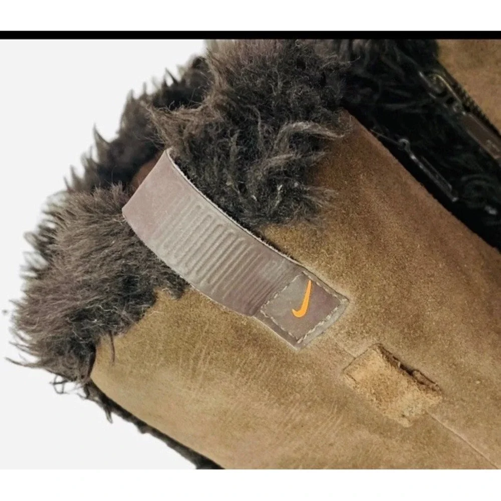 Nike Faux Fur Brown Winter Snow Boots Suede 7 women 311959-281 Swoosh‎ Stripes